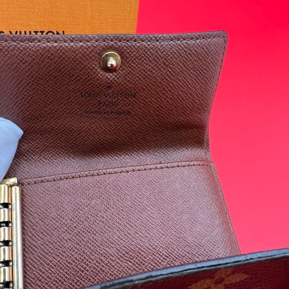 Authentic Louis Vuitton Monogram Key Holder - Picture 5 of 9